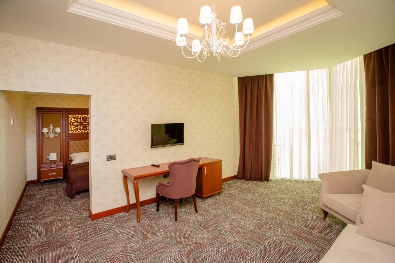 Azpetrol Hotel กูซาร์ ภายนอก รูปภาพ